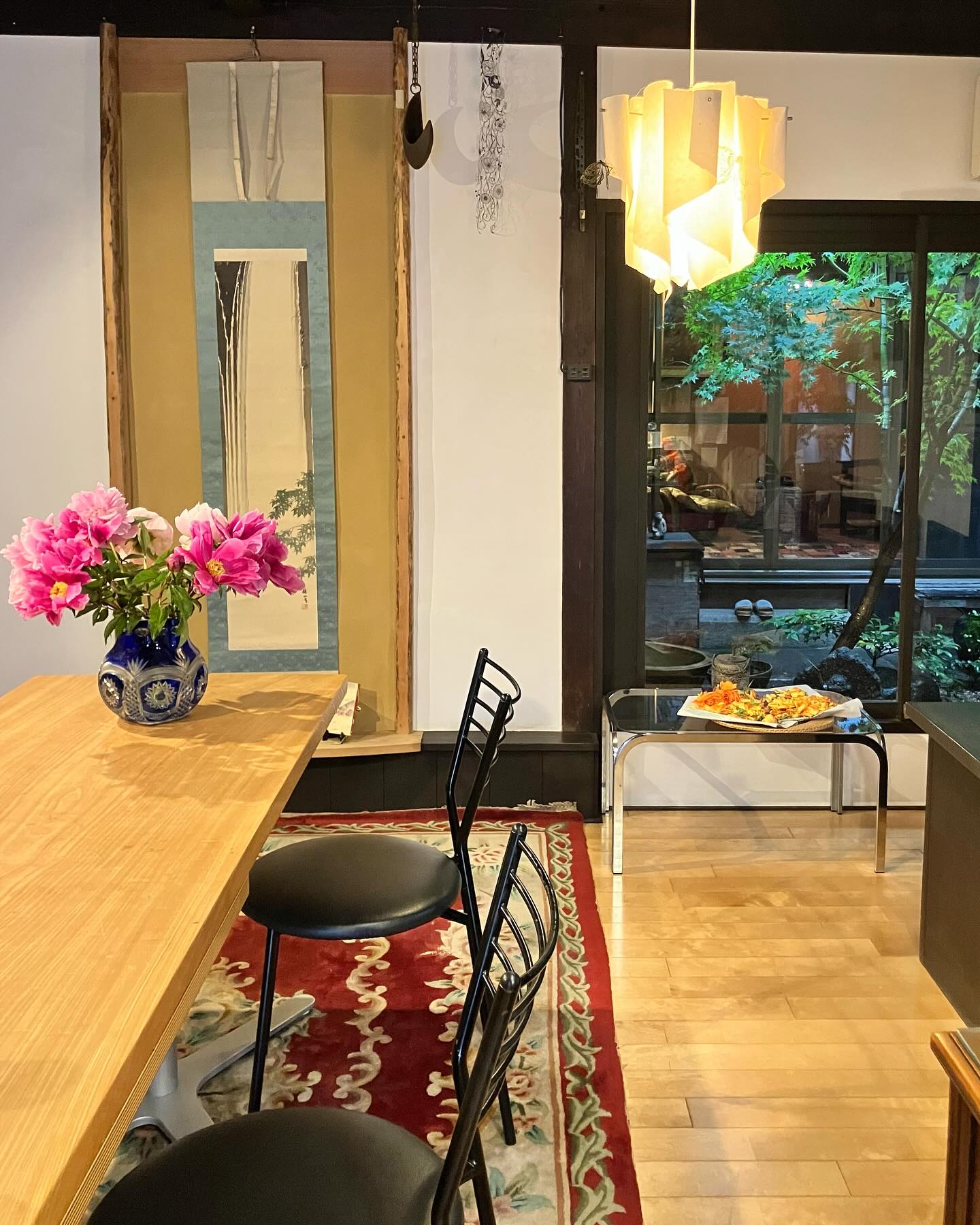 ゲストハウス&サロン 月と の魅力は、宿泊ゲストも来訪のお客 ...